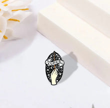 Load image into Gallery viewer, Pins / Badge - Harry Potter’s Collection