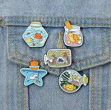 Load image into Gallery viewer, Pins / Badge - Cats in a Bottle