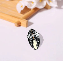 Load image into Gallery viewer, Pins / Badge - Harry Potter’s Collection