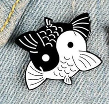 Load image into Gallery viewer, Pins / Badge - Yin & Yang