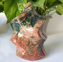 Load image into Gallery viewer, Jasper Point ⟁ Green Jasper • Unique Piece