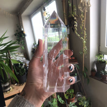 Load image into Gallery viewer, Crystal Point ⟁ Clear Quartz • Unique Piece (Medium Size)