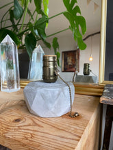 Load image into Gallery viewer, Lamp ❥ Concrete • Losange