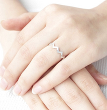 Load image into Gallery viewer, Rings • Minimal ZigZag