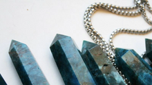 Load image into Gallery viewer, Tower Point Tower Necklace - Apatite