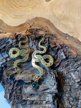 Load image into Gallery viewer, Snakes Earrings with Green Crystal