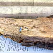Load image into Gallery viewer, Labradorite Ring • 925 Sterling Silver