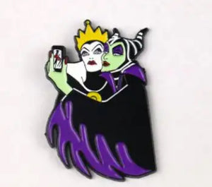 Pins / Badge - Maleficient & Queen Grimhilde Selfie