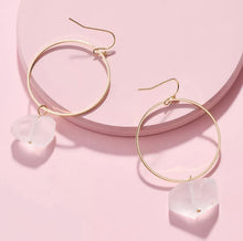 Load image into Gallery viewer, Earrings Lola ▷ Real Faceted Rock Quartz / Healing Jewellery
