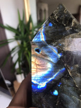 Load image into Gallery viewer, Crystal Point ⟁ Labradorite • Unique Piece
