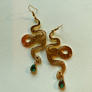 Snakes Earrings with Green Crystal