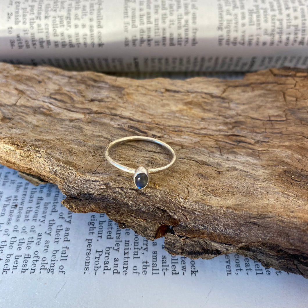 Labradorite Ring • 925 Sterling Silver